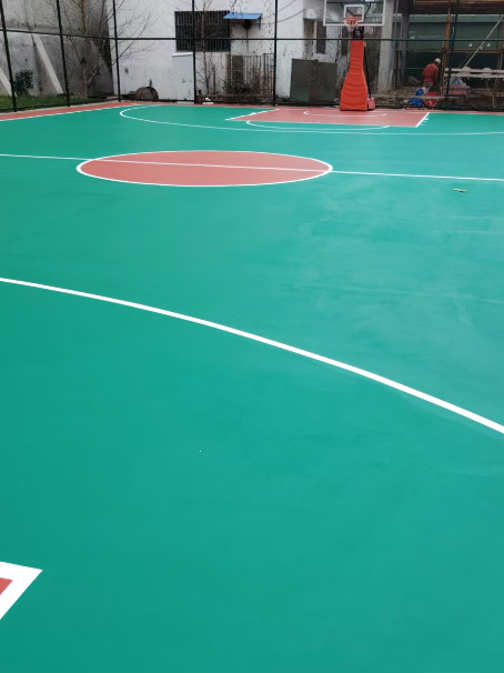 厦门 球场长期使用易出现地面开裂
